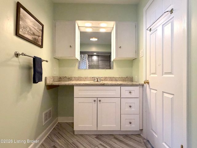 4009 Saint Germaine Ct, Norbourne Estates, KY 40207