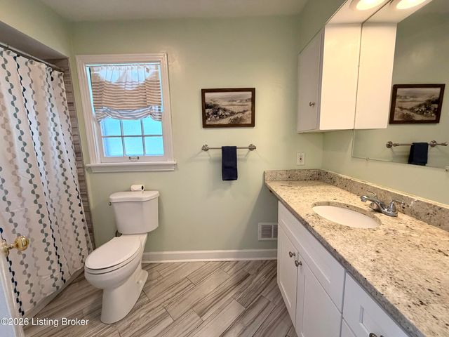 4009 Saint Germaine Ct, Norbourne Estates, KY 40207