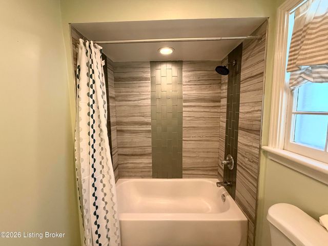 4009 Saint Germaine Ct, Norbourne Estates, KY 40207