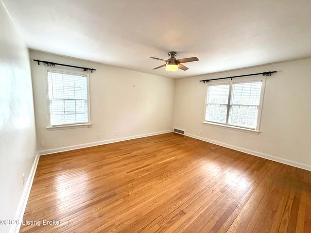 4009 Saint Germaine Ct, Norbourne Estates, KY 40207