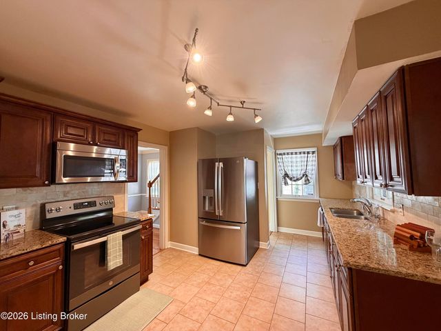 4009 Saint Germaine Ct, Norbourne Estates, KY 40207