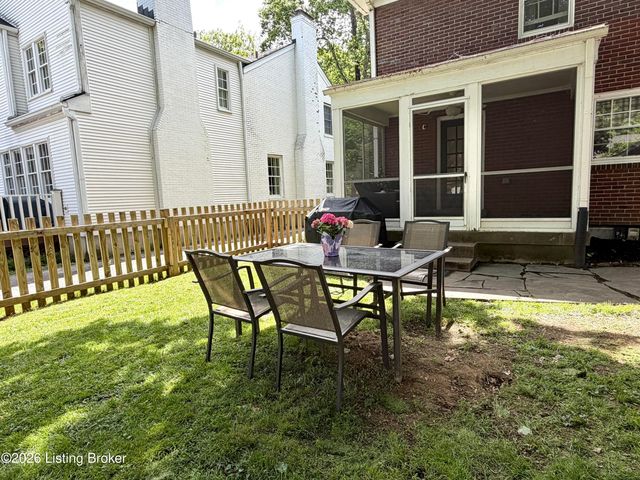 4009 Saint Germaine Ct, Norbourne Estates, KY 40207