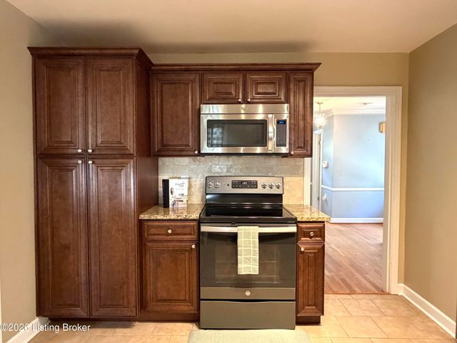4009 Saint Germaine Ct, Norbourne Estates, KY 40207