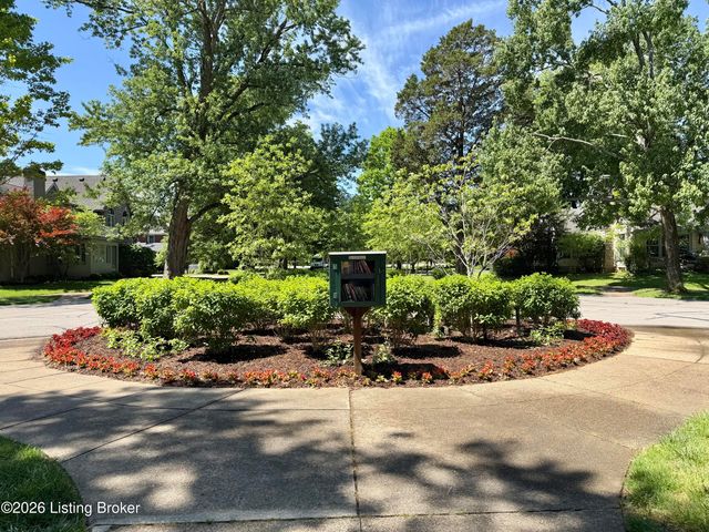 4009 Saint Germaine Ct, Norbourne Estates, KY 40207
