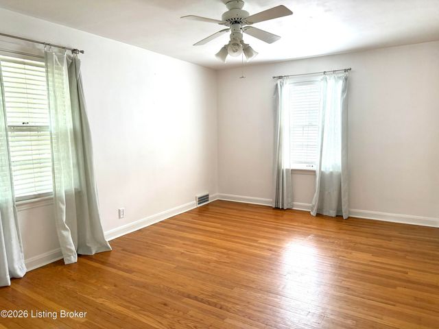 4009 Saint Germaine Ct, Norbourne Estates, KY 40207