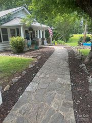 1668 Old Highway 10 Highway E, Marion, NC 28752