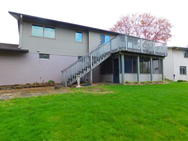 931 Dawn Avenue, Shoreview, MN 55126
