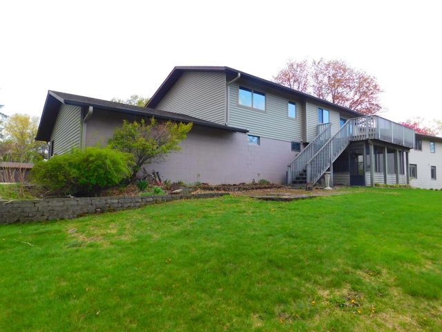 931 Dawn Avenue, Shoreview, MN 55126