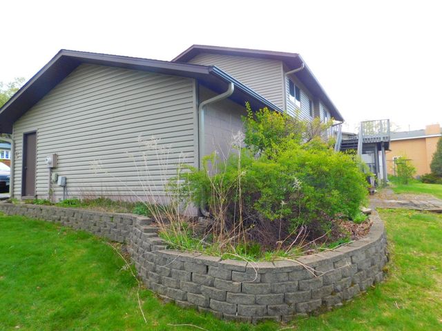 931 Dawn Avenue, Shoreview, MN 55126