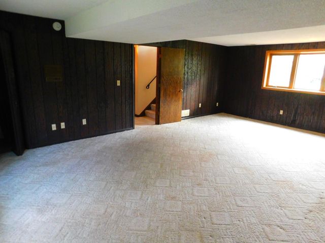 931 Dawn Avenue, Shoreview, MN 55126