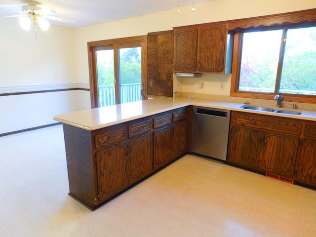 931 Dawn Avenue, Shoreview, MN 55126