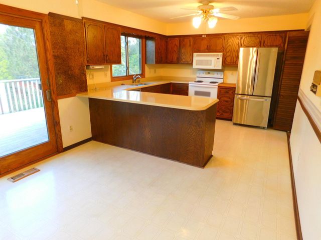 931 Dawn Avenue, Shoreview, MN 55126