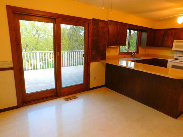 931 Dawn Avenue, Shoreview, MN 55126