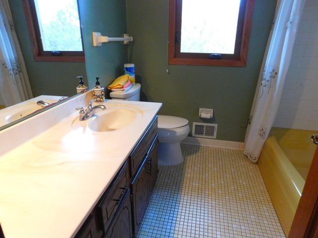 931 Dawn Avenue, Shoreview, MN 55126