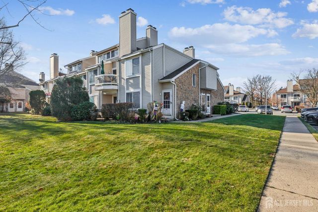 36 Farnham Square, Parlin, NJ 08859