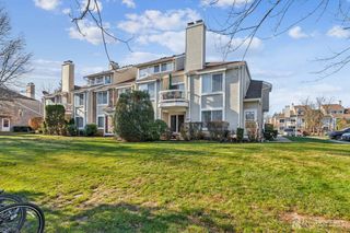 36 Farnham Square, Parlin, NJ 08859