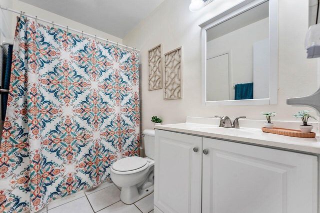 1005 Siesta Avenue, Boynton Beach, FL 33426