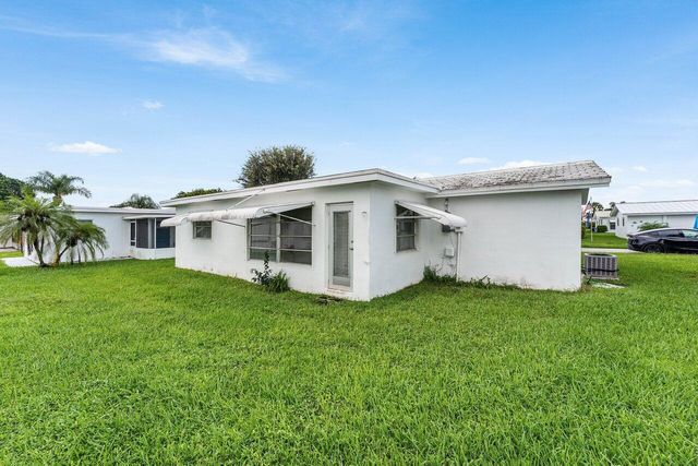1005 Siesta Avenue, Boynton Beach, FL 33426