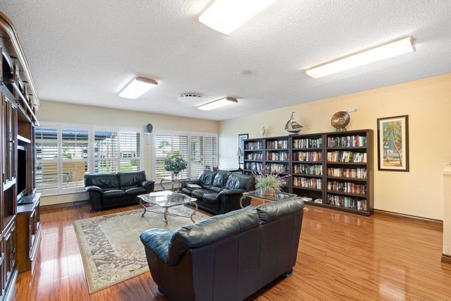 1005 Siesta Avenue, Boynton Beach, FL 33426