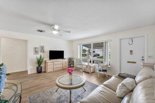 1005 Siesta Avenue, Boynton Beach, FL 33426