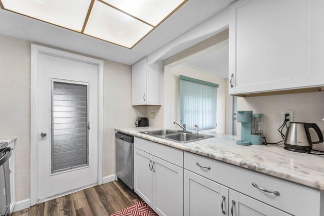 1005 Siesta Avenue, Boynton Beach, FL 33426