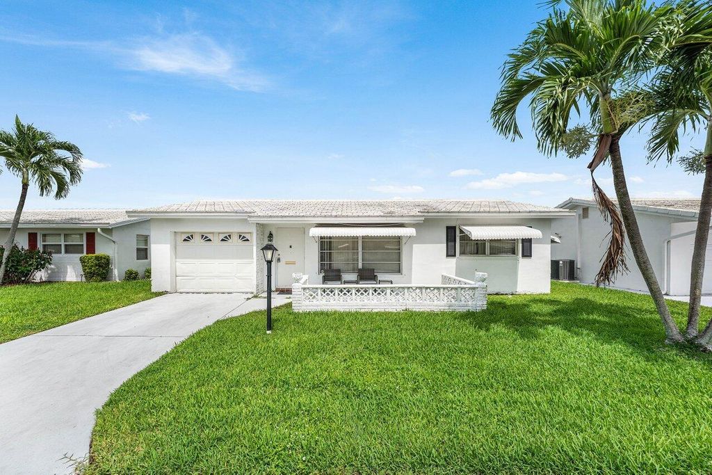1005 Siesta Avenue, Boynton Beach, FL 33426