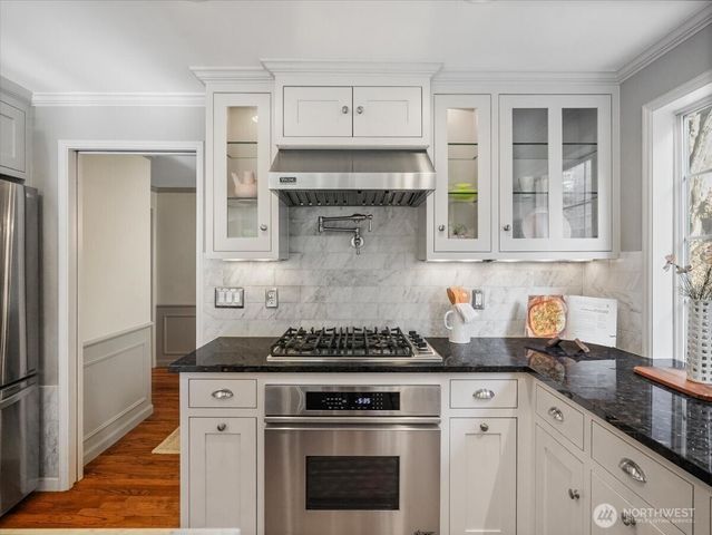 8255 SE 59th Street, Mercer Island, WA 98040