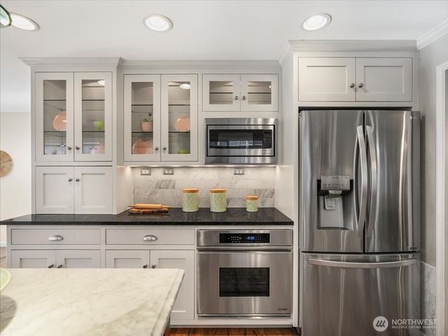 8255 SE 59th Street, Mercer Island, WA 98040