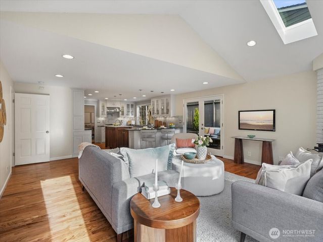 8255 SE 59th Street, Mercer Island, WA 98040