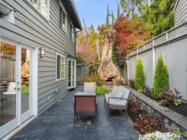 8255 SE 59th Street, Mercer Island, WA 98040