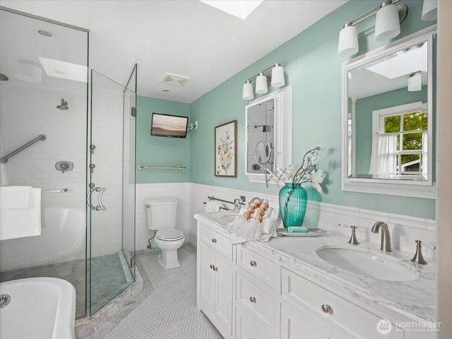 8255 SE 59th Street, Mercer Island, WA 98040
