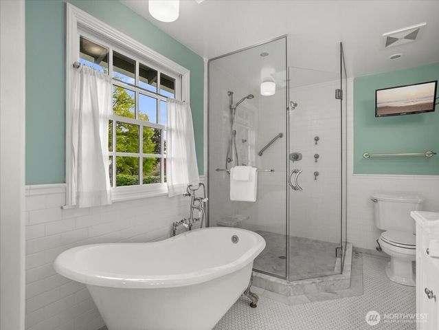 8255 SE 59th Street, Mercer Island, WA 98040