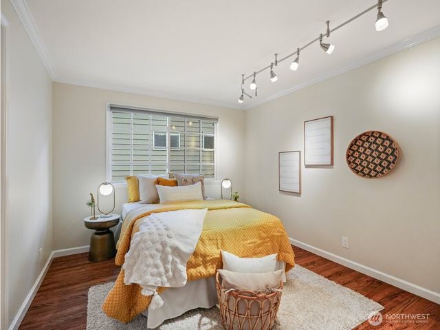 8255 SE 59th Street, Mercer Island, WA 98040