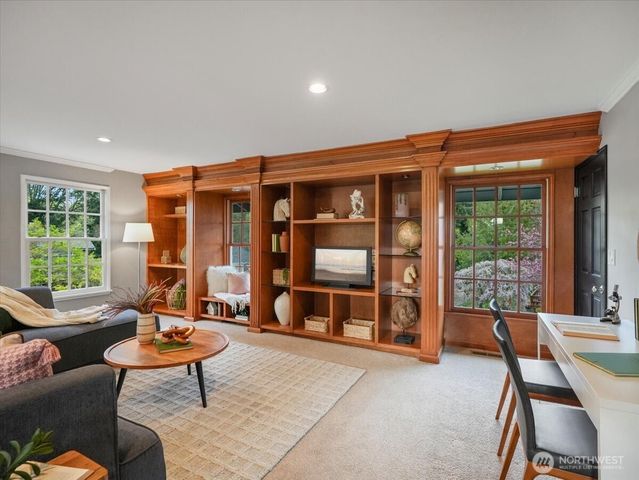 8255 SE 59th Street, Mercer Island, WA 98040