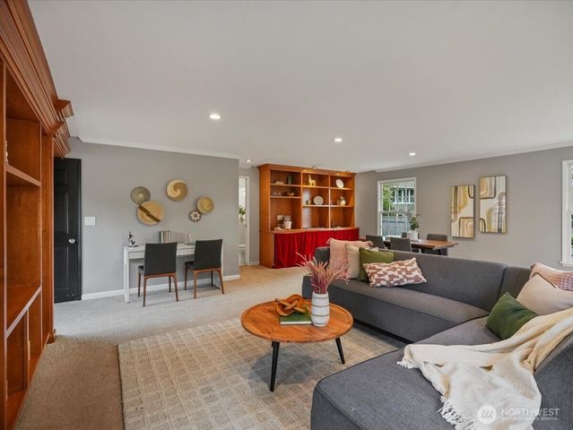 8255 SE 59th Street, Mercer Island, WA 98040