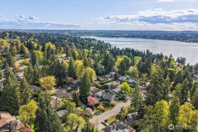 8255 SE 59th Street, Mercer Island, WA 98040