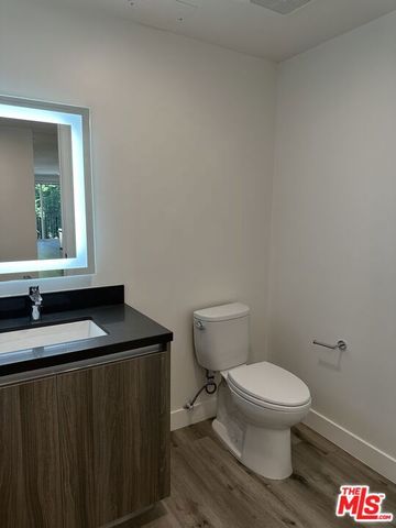 4806 Sylmar Avenue 202, Sherman Oaks, CA 91423