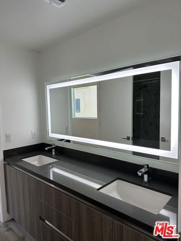 4806 Sylmar Avenue 202, Sherman Oaks, CA 91423