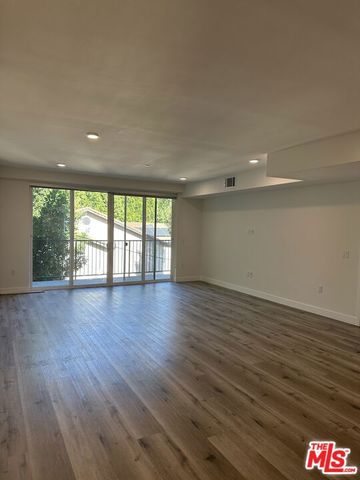 4806 Sylmar Avenue 202, Sherman Oaks, CA 91423