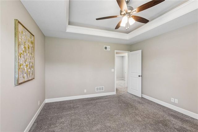 20602 Copper Creek Drive, Peculiar, MO 64078