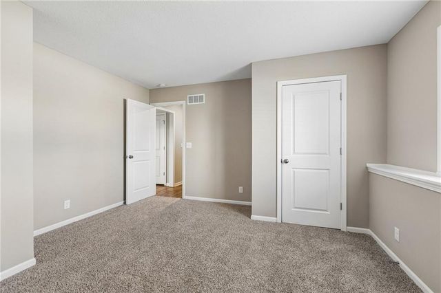 20602 Copper Creek Drive, Peculiar, MO 64078
