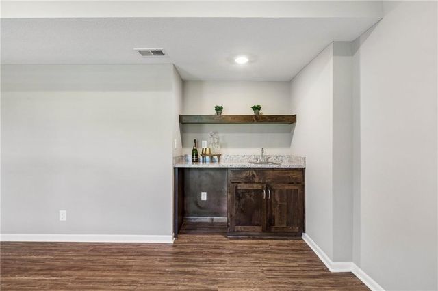 20602 Copper Creek Drive, Peculiar, MO 64078