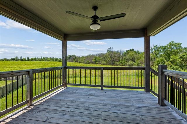 20602 Copper Creek Drive, Peculiar, MO 64078