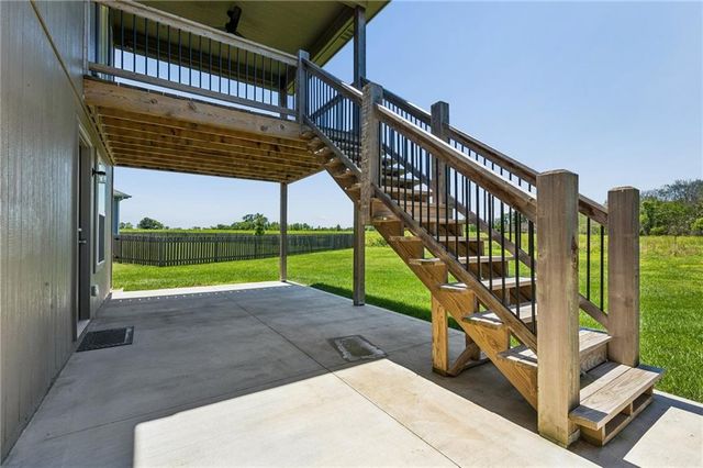 20602 Copper Creek Drive, Peculiar, MO 64078