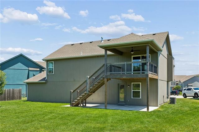 20602 Copper Creek Drive, Peculiar, MO 64078