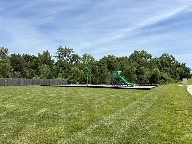 20602 Copper Creek Drive, Peculiar, MO 64078