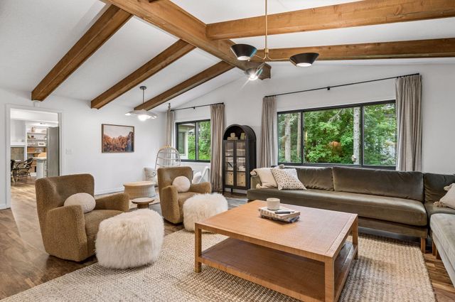 1148 Kenilworth Drive, Woodbury, MN 55125