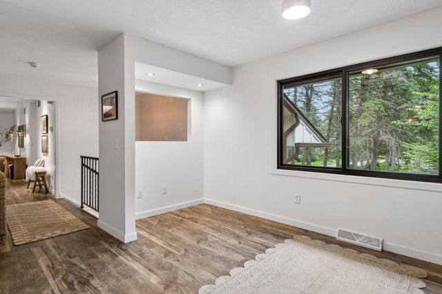 1148 Kenilworth Drive, Woodbury, MN 55125