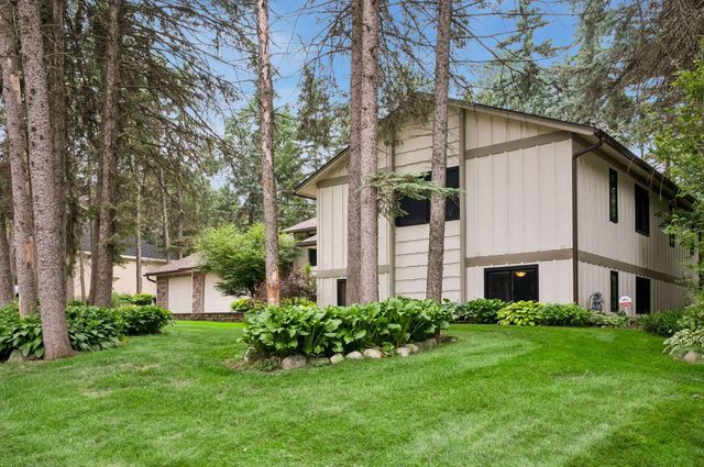 1148 Kenilworth Drive, Woodbury, MN 55125