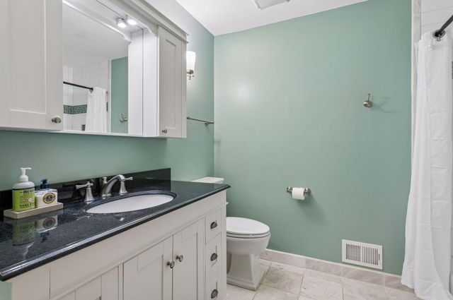 1148 Kenilworth Drive, Woodbury, MN 55125